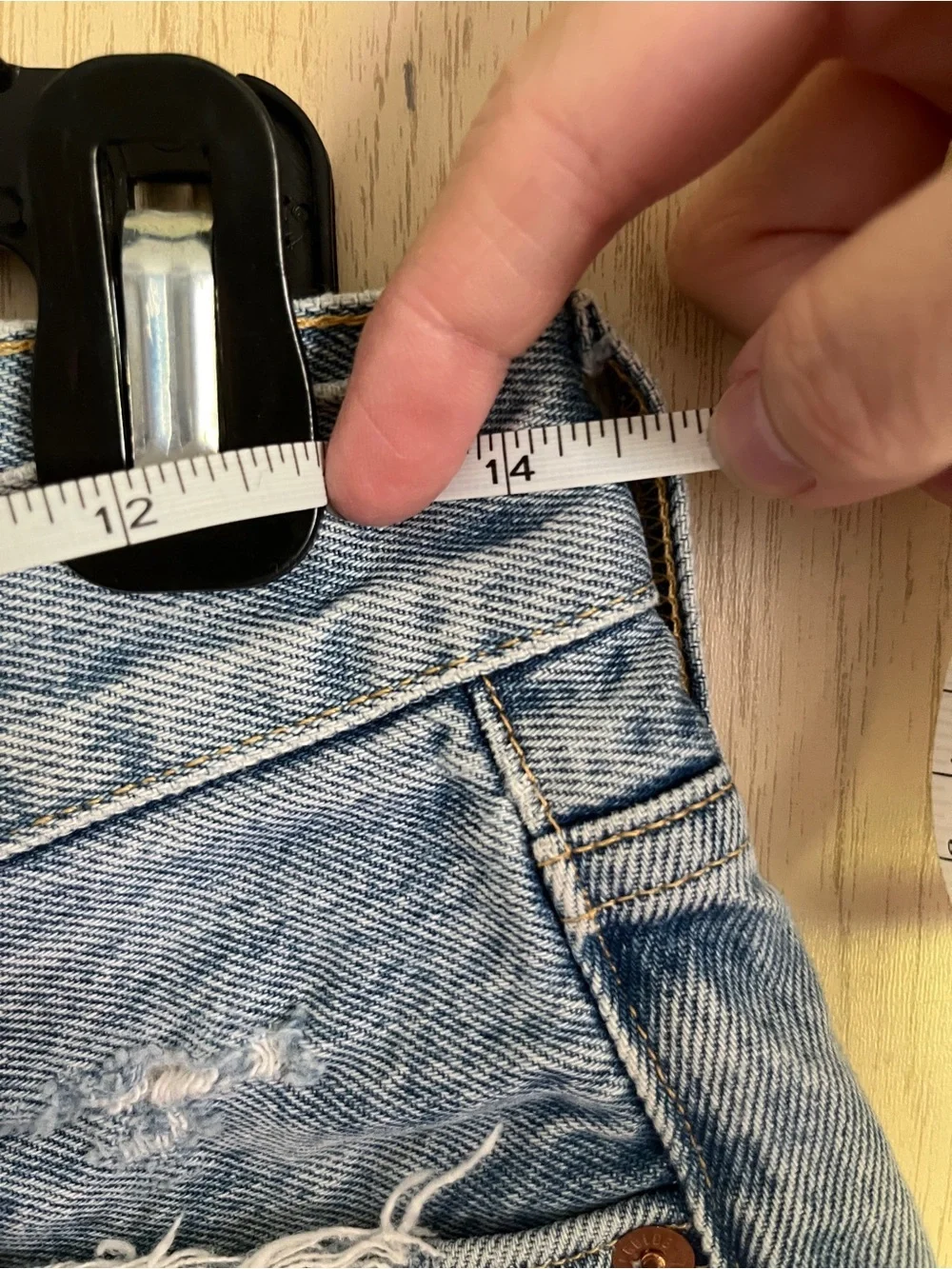 AGOLDE Parker Cut Off Distressed Jean Shorts Sz 26